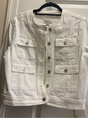 AWARA White Cotton Jean Jacket with Patch Pockets